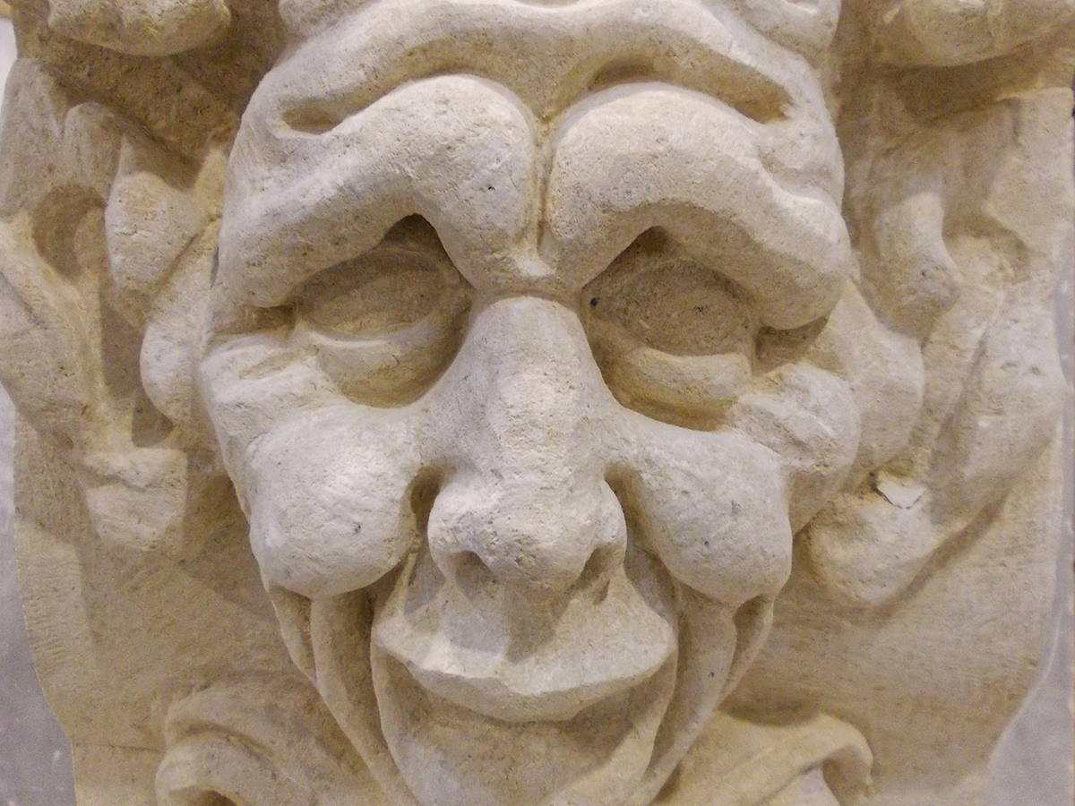 Sculpture tête de cheval en pierre de Tervoux